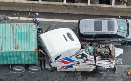 Cận cảnh ùn ứ khoảng 8 km sau tai nạn liên hoàn trên cao tốc TP HCM - Long Thành - Dầu Giây