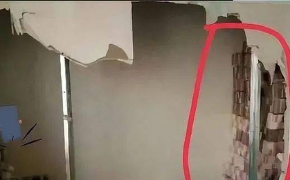 Sửa nhà, người đàn ông sốc nặng khi phát hiện 277 tỷ đồng tiền mặt