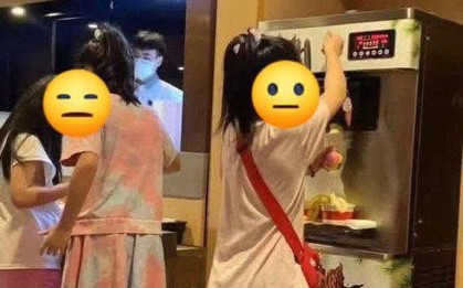 3 đứa trẻ quậy tung máy làm kem ở nhà hàng buffet, lấy lắm rồi bỏ phí, netizen mắng: "Ra đường thì dạy con cho kỹ"