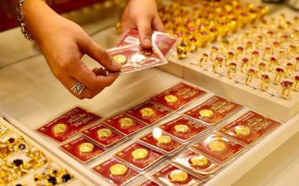 5 năm trước bán 10 cây vàng cho họ hàng vay 500 triệu, mỗi tháng nhận 4-5 triệu “lãi cảm ơn”: Giờ nên nhận lại tiền hay đòi đủ vàng?