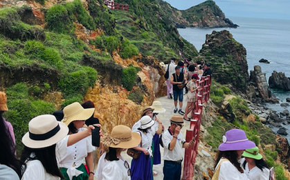Tháo điểm nghẽn để mở "kho báu" du lịch miền Trung - Tây Nguyên