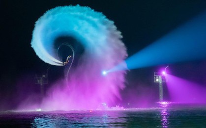 Nóng: Show diễn Jetski bắn pháo hoa trên mặt biển tại Cát Bà khởi động