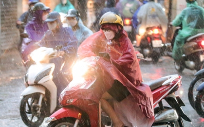 Miền Bắc sắp đón không khí lạnh, thời tiết từ oi nóng chuyển mưa dông