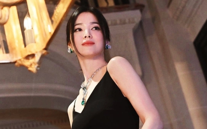 9 năm Song Hye Kyo đạt đỉnh cao nhan sắc: Vẻ đẹp năm 22 tuổi xứng đáng phong thần