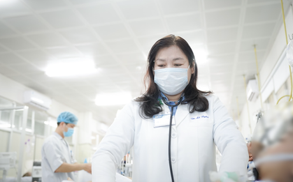 Bệnh viện Chợ Rẫy miễn 100% viện phí cho bé trai bị cây rơi trúng đầu