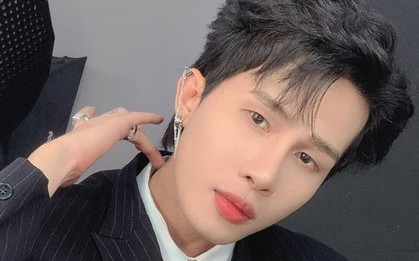 Jack và dàn sao bán lightstick giá triệu đồng, fan vẫn chi mạnh vì điều gì?
