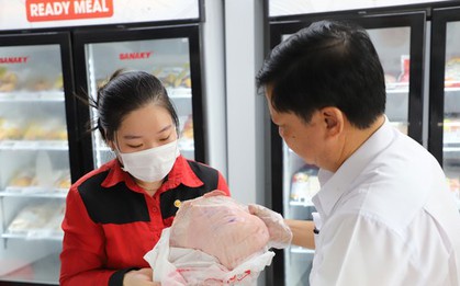 Người tố cáo bán "thịt bẩn" bị C.P chấm dứt hợp đồng lao động