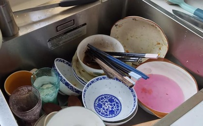Nói với bố mẹ bạn: Đây là 5 thói quen rửa bát "cướp đi sức khỏe", đừng đi vào vết xe đổ này