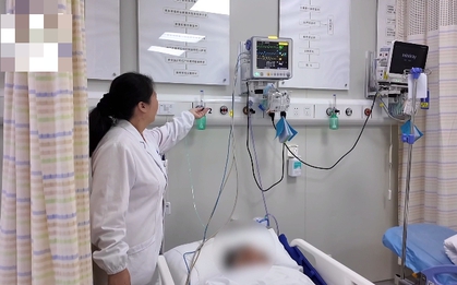 Người phụ nữ bỗng ho ra máu sau khi đi ra từ nhà tắm: Bác sĩ nói “hành động này tạo ra khí độc”