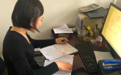 Kế toán chuyển khoản nhầm lương 2 lần, thiệt hại 72 triệu đồng, nhân viên muốn trả lại nhưng công ty tuyên bố: Không cần trả