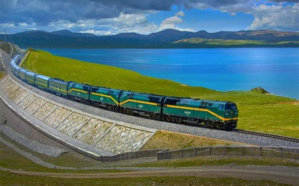 Chuyến tàu chạy gần 2000km, đi mất 2 ngày: Du khách nhận xét "Như một giấc mơ"