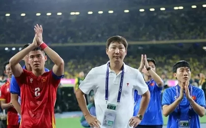 ĐT Việt Nam sau thất bại 0-4: Thay vì đổ lỗi, đã đến lúc chọn một con đường...