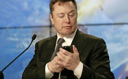 Tỷ phú Elon Musk dùng điện thoại như thế nào? Bí mật đằng sau sự thành công của người giàu nhất thế giới