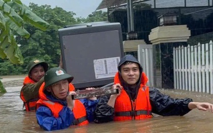"Làm nghề mấy chục năm chưa bao giờ thấy mưa, lũ kỷ lục ở miền Trung giữa tháng 6"