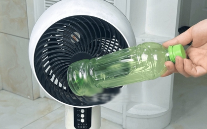 Treo 1 chai nước trước quạt, tốn đúng 5000 đồng nhưng mát ngang ngửa điều hòa