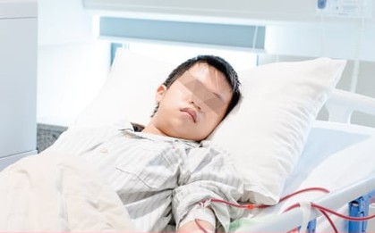 17 tuổi đã suy thận giai đoạn cuối, phải lọc máu ba lần một tuần