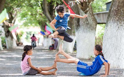 Nghỉ hè chưa đầy một tháng, con tôi mang về 5 thói quen xấu và 0 bài học