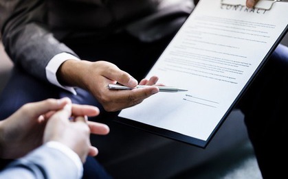 Một "ông lớn" bảo hiểm thông báo không tiếp nhận và từ chối xử lý hợp đồng 18 sản phẩm bảo hiểm chính và bán kèm