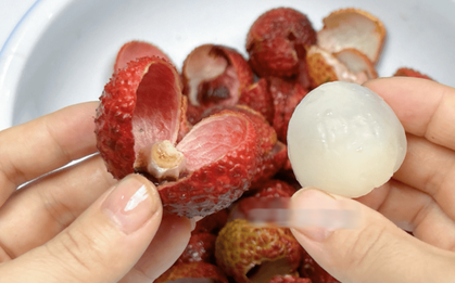 Thứ ai cũng vứt sau khi ăn vải lại chính là "thuốc quý", công dụng đỉnh khó tin