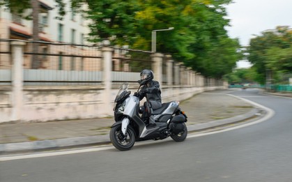 Tay ga đường dài Yamaha XMAX 300 - Lựa chọn thực tế cho người sống xa trung tâm