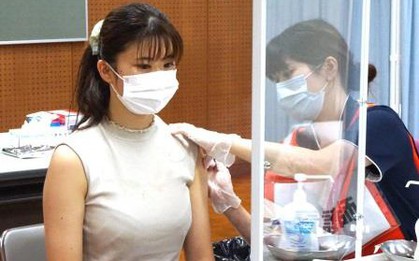 Nữ giới có cần tiêm nhắc lại vắc xin HPV định kỳ hay không?