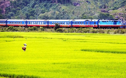 Chuyến tàu dài nhất Việt Nam là "chuyến tàu đẹp nhất hành tinh", du khách nhận xét: Phải đi 1 lần trong đời!