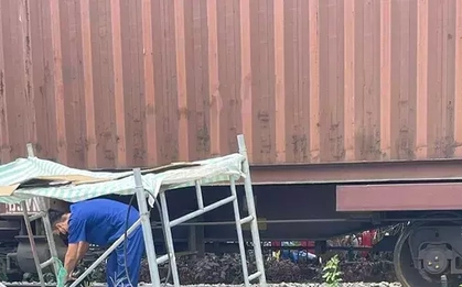 Người đàn ông đi xe máy tử vong khi cố băng qua đường sắt