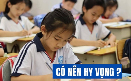 2 chữ đang khiến nhiều cha mẹ Hà Nội đứng ngồi không yên lúc này: Chờ cầu may hay tìm đường khác?