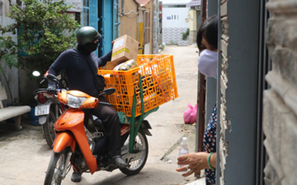 Chuyển khoản 1,8 triệu đồng cho shipper nhưng không thành công, người phụ nữ Hà Nội thao tác lại thì mất luôn 100 triệu đồng