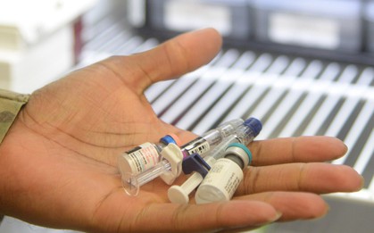 Những loại vắc xin nào không nên tiêm cùng lúc hay gần với vắc xin HPV?