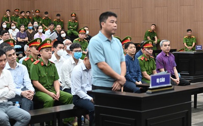 Chủ tịch Tập đoàn Phúc Sơn bật khóc trước toà: Ám ảnh với cái nghèo, có tiền là đem đi thiện nguyện