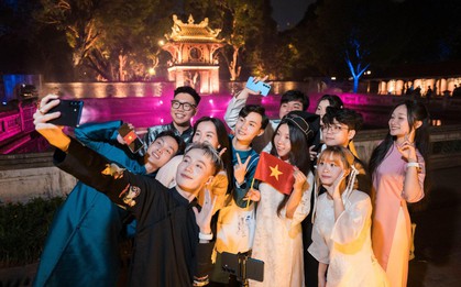 Hơn 2000 người trẻ được truyền cảm hứng từ cuộc thi tôn vinh du lịch Việt cùng Galaxy AI