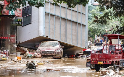 Trung Quốc ứng phó lũ khẩn cấp: 40.000 người sơ tán, 13 sông vượt mức báo động