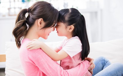 “Mùi ghiền” đầu đời và sợi dây kết nối vô hình giữa mẹ và con