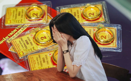 Chuyện “bán 1 cây vàng” thách thức sự kiên nhẫn của tất cả: Người trong cuộc ứa nước mắt, dân mạng không bình tĩnh nổi!