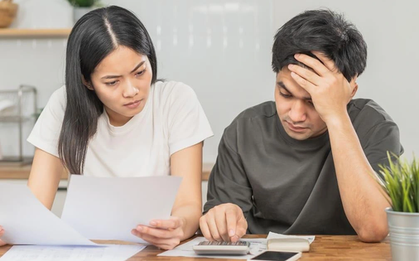 Vợ tiêu sạch tiền, nợ hơn 3,5 tỷ đồng vì... shopping và hai chú chó, chồng sốc nặng tuyên bố: "Tôi không liên quan"