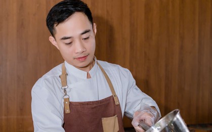 Hành trình truyền lửa đam mê nấu ăn của chàng bếp trưởng gây sốt TikTok