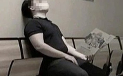 'Chết lặng' ngoài hành lang bệnh viện khi biết bị ung thư ở tuổi 30
