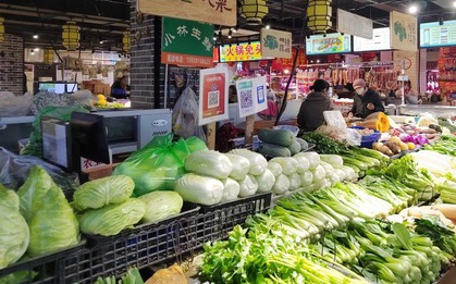 Mẹ tôi - người phụ nữ nông thôn ít học nhưng lại là "cao thủ" đi chợ, thâu tóm mọi sạp hàng