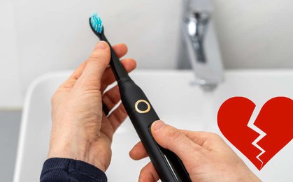 Người phụ nữ bắt quả tang chồng ngoại tình nhờ bàn chải đánh răng điện