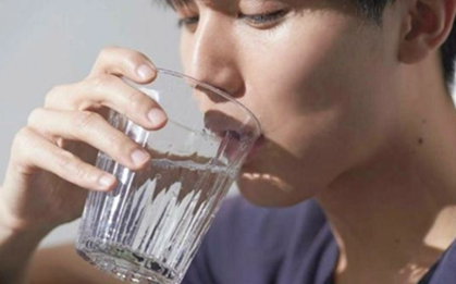 4 loại nước chứa đầy vi khuẩn, chuyên gia dinh dưỡng cảnh báo cần tránh xa