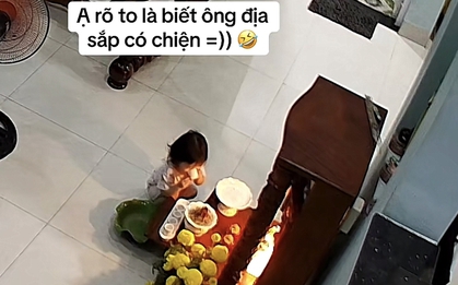 Nghe tiếng con gái "Ạ" một cái rõ to, mẹ bé đoán ngay sắp có chuyện xảy ra với... ông địa