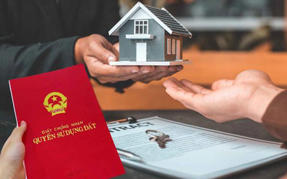 Những trường hợp được miễn thuế, phí khi sang tên sổ đỏ từ năm 2025