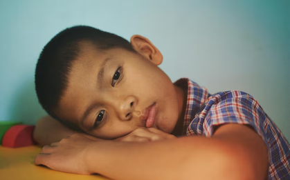 Nhà văn nói: 1 người nóng nảy, vô lễ ở nhà nhưng lễ phép, tử tế với người ngoài không phải là bất hiếu mà là vì 3 lý do sau