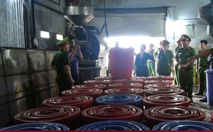 Cơ sở cà phê nổi tiếng ở Phú Yên bán hơn 17 tấn cà phê giả ra thị trường