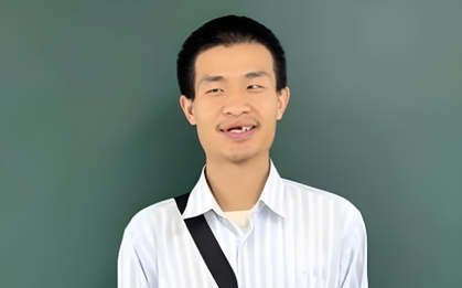 Thần đồng Toán học nổi tiếng đăng video trên MXH, ai xem cũng hốt hoảng: Răng anh bị làm sao vậy?