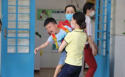 Không cần "soi" camera thường xuyên, chỉ cần hỏi trẻ 7 câu này để xác định con có đang được AN TOÀN hay không