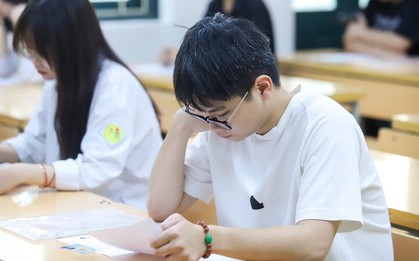 Bộ GD&ĐT: Đề tốt nghiệp khó do "học sinh, giáo viên chưa quen"