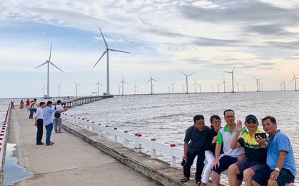 Xã ở Cà Mau có cánh đồng điện gió đẹp nhất miền Tây