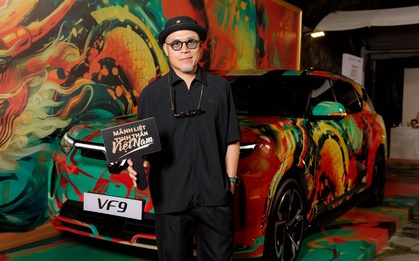 Giám khảo Huy Tuấn: “Âm nhạc cần chạm vào trái tim, dù là ca khúc về tình yêu hay… xe điện”